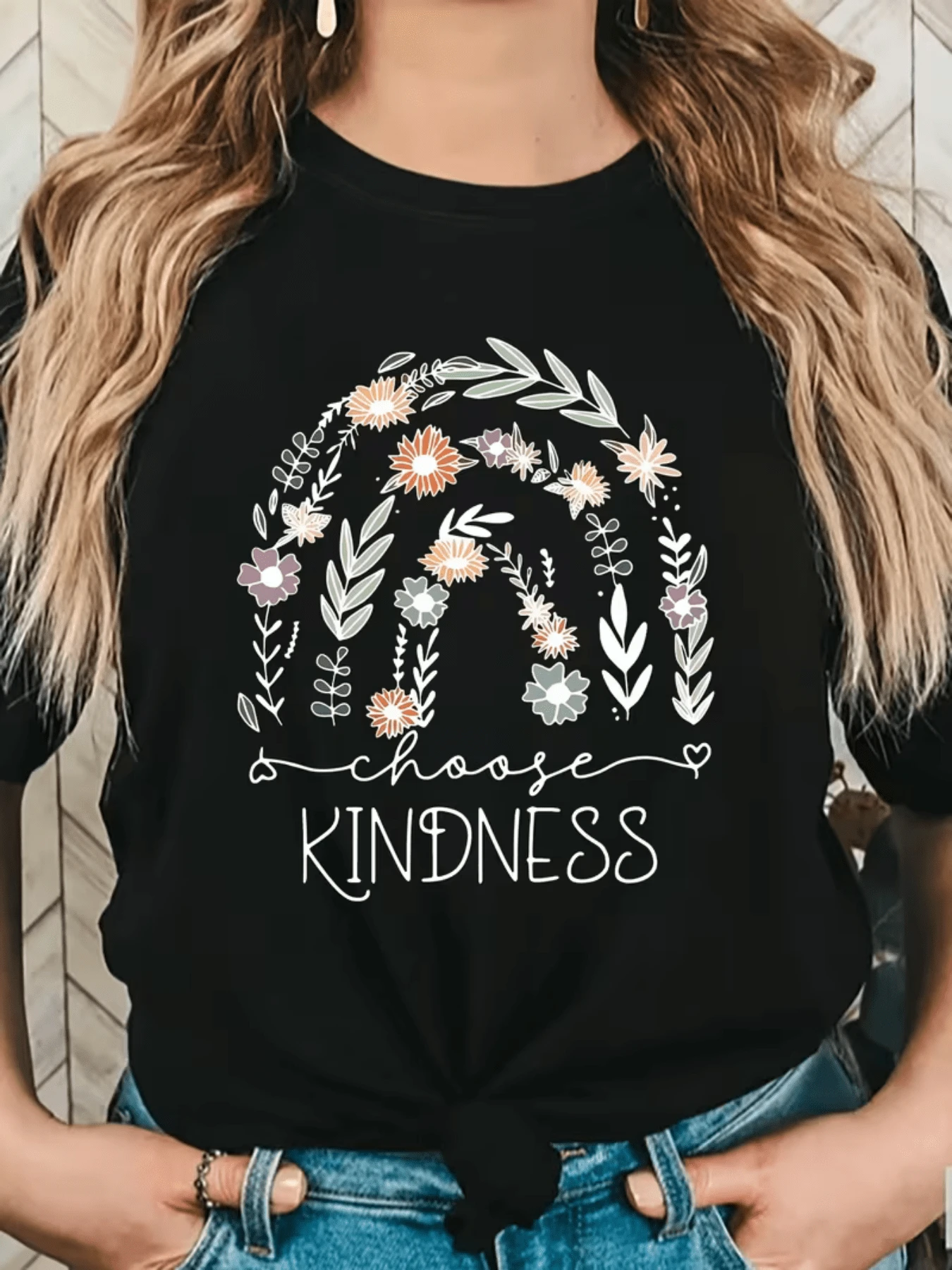 Floral Arch Filled With Multicolored Leaves And Flowers Symbolizing Kindness And Harmony Among People, Inviting Us To Cultivate Empathy Every Day. Comfortable, Casual, And Modern Women's T-Shirt - 黑色 - 查看 1