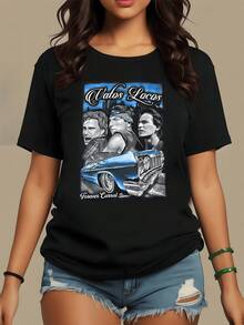 Classic Blue Car With Three Urban Figures Evoking Friendship, Loyalty, And Street Culture In A Nighttime Scene With City Lights And Spirit. Casual, Comfortable, And Modern Women's T-Shirt - 黑色 - 查看 8