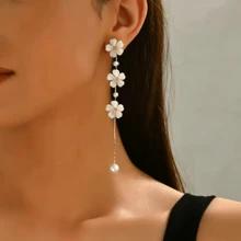 1 Đôi bông tai tua rua hoa thanh lịch cổ điển - trắng - Xem 2