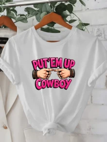 Two Raised Hands With Red Nails And Bracelets Pointing Forward Symbolize Feminine Strength, A Defiant Attitude, And A Playful Touch Of The Cowboy Spirit. A Modern, Casual Women's T-Shirt For Everyday Wear. - 白色 - 查看 8