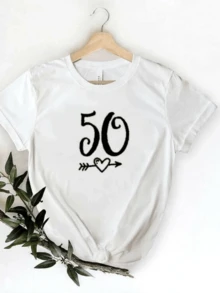 Number Fifty With An Arrow Through A Heart Symbolizes Half A Century Of Love, Friendship, And Strength. Women's Casual, Modern, White, Comfortable T-Shirt For Everyday Wear. - 白色 - 查看 8