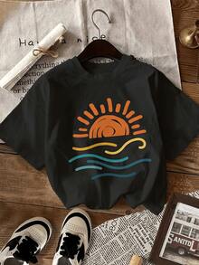 Radiant Sun Rising Over Calm Waves Evokes Hope, Positive Energy, And The Beauty Of A New Dawn By The Sea. Comfortable Casual Women's T-Shirt For Summer - 黑色 - 查看 6