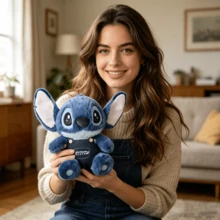 Miniso Stitch 毛絨娃娃 可愛動漫填充玩偶 穿著吊帶褲連帽衛衣聖誕生日禮物 男孩女孩適用 家居房間裝飾配件 抱枕 - 藍色 - 查看 3