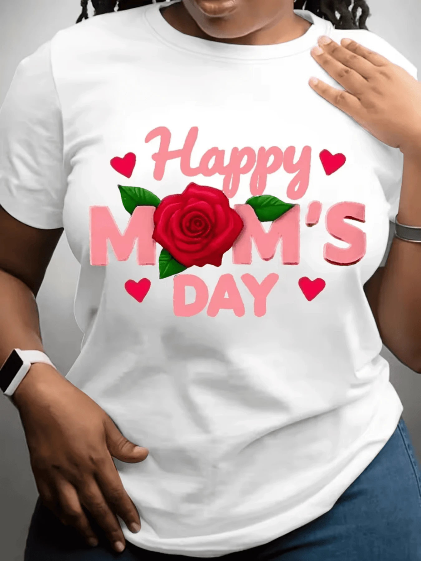 Red Rose With Green Leaves Surrounded By Pink Hearts Symbolizing Love, Gratitude, And Tenderness To Celebrate Mothers. Comfortable Casual Women's T-Shirt For A Special Gift. - 白色 - 查看 1