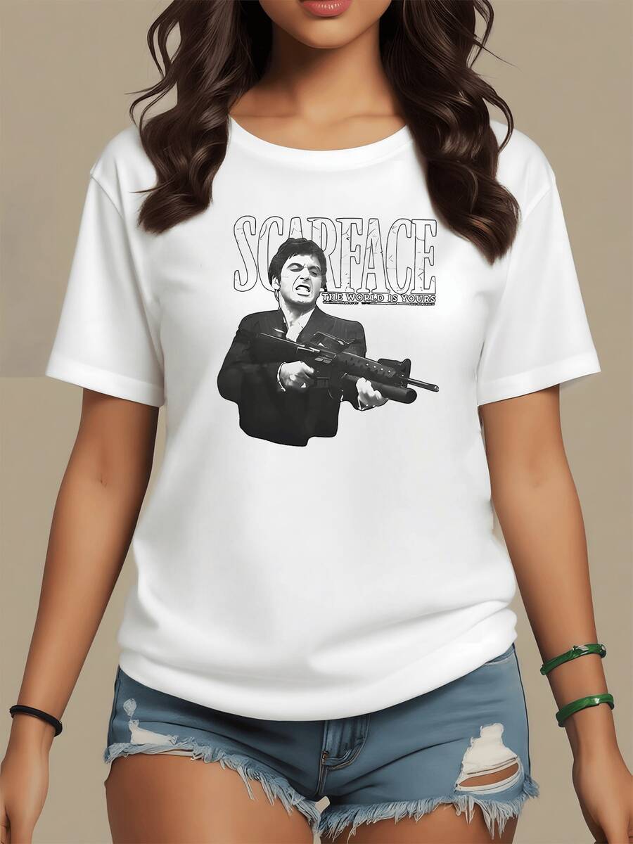 Figura poderosa que representa la ambición y la determinación frente a los desafíos con texto que inspira dominio y confianza perfecta para expresar fuerza interior camiseta de mujer casual moderna - Blanco - Ver 1