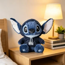 Miniso Stitch 毛絨娃娃 可愛動漫填充玩偶 穿著吊帶褲連帽衛衣聖誕生日禮物 男孩女孩適用 家居房間裝飾配件 抱枕 - 藍色 - 查看 4