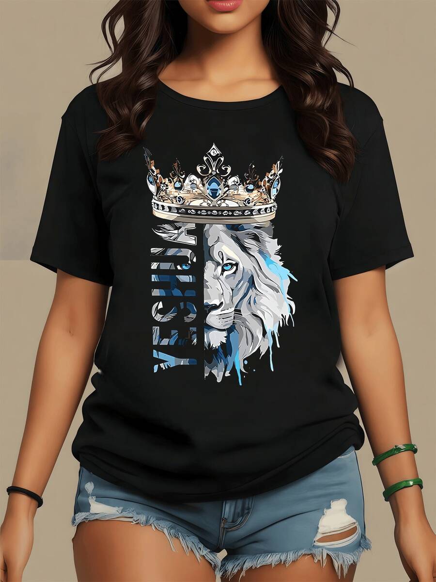 León majestuoso con mirada intensa y corona adornada que simboliza poder sabiduría y confianza en uno mismo camiseta de mujer casual cómoda perfecta para destacar en cualquier ocasión - Negro - Ver 1