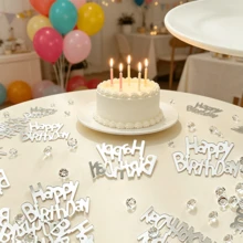 15g Confettis d'argent "Joyeux anniversaire", mélangés avec des strass transparents, décoration de gâteau et de fête, avec des lettres argentées brillantes "Joyeux anniversaire" et des strass étincelants, convient à diverses scènes de fête d'anniversaire. Fabriqué en matériau argent brillant, uniformément brillant et indélébile, bords soigneusement découpés, rigide et durable, peut être directement éparpillé sur les tables. - Voir 2