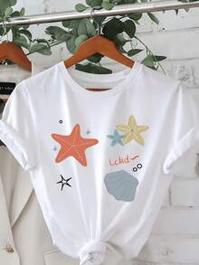 Colorful Starfish With Shells And Small Details That Evoke The Sea Breeze And The Tranquility Of The Ocean. Comfortable And Modern Casual Summer T-Shirt For Women, Perfect For Everyday Wear. - 白色 - 查看 6