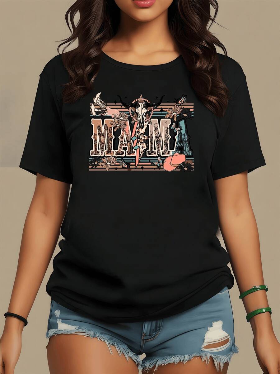 The Letter MAMA With A Bull Skull, Flowers, Stars, And A Hat Symbolizes Maternal Strength And Tenderness In Balance With Nature. This Modern, Comfortable, Casual Women's T-Shirt Is Ideal For Everyday Wear. - 黑色 - 查看 1