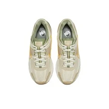 Nike Zoom Vomero 5 Comfortable And Durable Low-Top Running Shoes For Casual Training And Urban Commuting, Women's, Off-White/Yellow-Green - Khaki - View 4