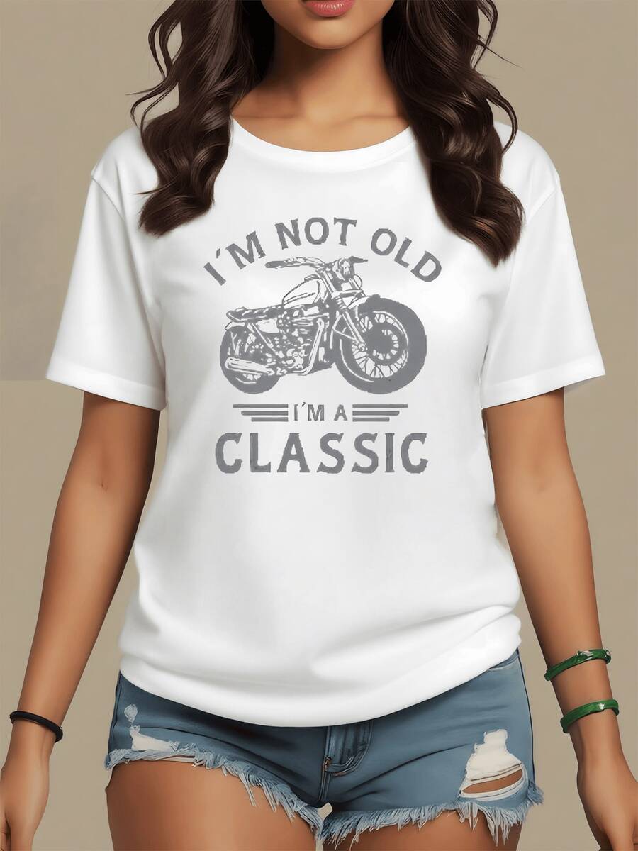 Vintage Motorcycle With A Message Celebrating The Confidence Of Those Who Value The Timeless Essence Of The Classic And The Inner Strength That Time Perfects. Women's Casual, Modern, Comfortable T-Shirt For Everyday Wear. - 白色 - 查看 1