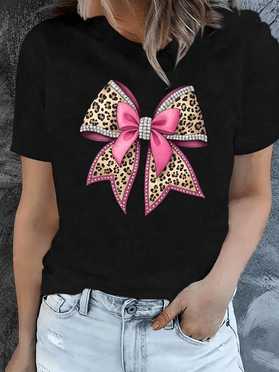 Large Leopard Print Bow And Bright Pink Ribbon Representing The Combination Of Strength And Tenderness With Modern Details And An Elegant Touch. Attractive Casual Women's T-Shirt - 黑色 - 查看 1