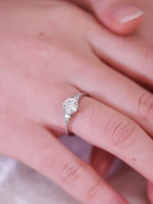 Nhẫn đính hôn, nhẫn cưới, nhẫn kỷ niệm sang trọng đính đá Cubic Zirconia lấp lánh dành cho nữ. - bạc - Xem 6