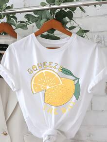 Half A Bright Lemon With Green Leaves Symbolizing Energy, Optimism, And Freshness, Inviting You To Seize Each Day With Joy. A Modern, Comfortable, Casual Women's T-Shirt For Everyday Wear. - 白色 - 查看 6