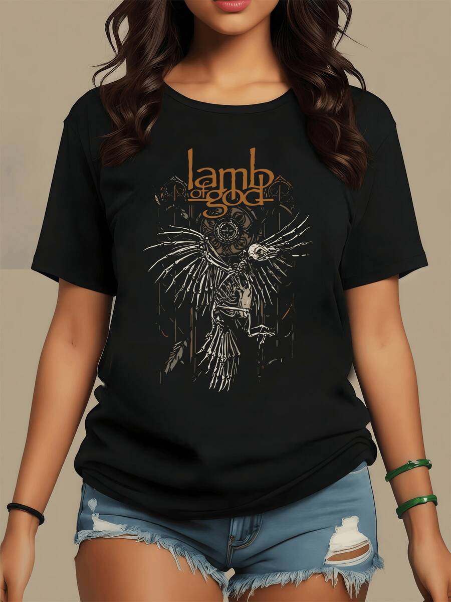Figura de esqueleto alado que se eleva entre engranajes antiguos simbolizando la libertad interior y la fuerza del renacer con detalles metálicos camiseta de mujer moderna casual cómoda para uso diario - Negro - Ver 1