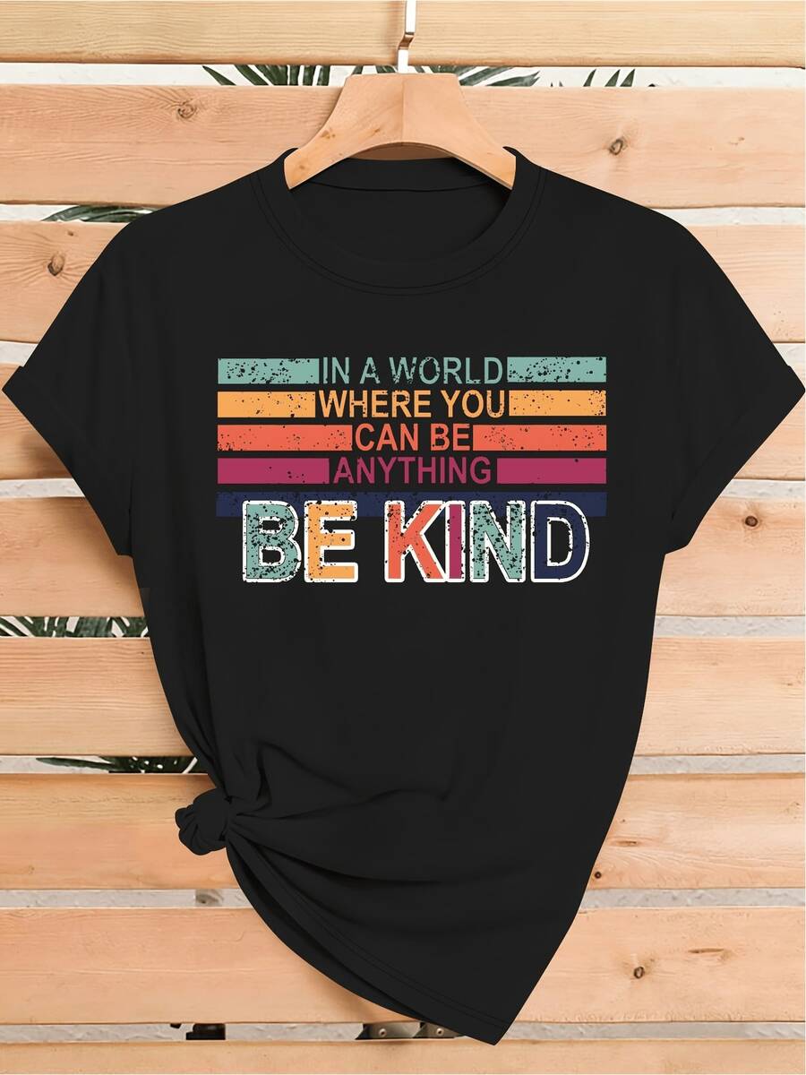 A Phrase About The Importance Of Kindness And Respect With Vintage Colors That Inspire Positivity And Empathy. Women's T-Shirt With A Motivational Message And Casual Everyday Style. - 黑色 - 查看 1