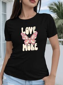 Pink Butterfly In The Shape Of A Heart Symbolizing Freedom, Love, Tenderness And Hope, Accompanied By The Positive Message Of Loving More. Modern Casual Women's T-Shirt For Everyday Wear. - 黑色 - 查看 6