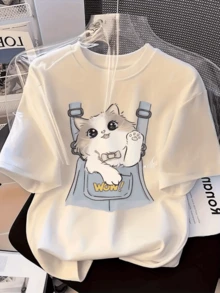 Gato tierno con lazo rosado levantando la pata desde un bolsillo azul transmite ternura alegría y una sensación de cariño casual perfecta para el día a día camiseta de mujer moderna y cómoda - Blanco - Ver 8