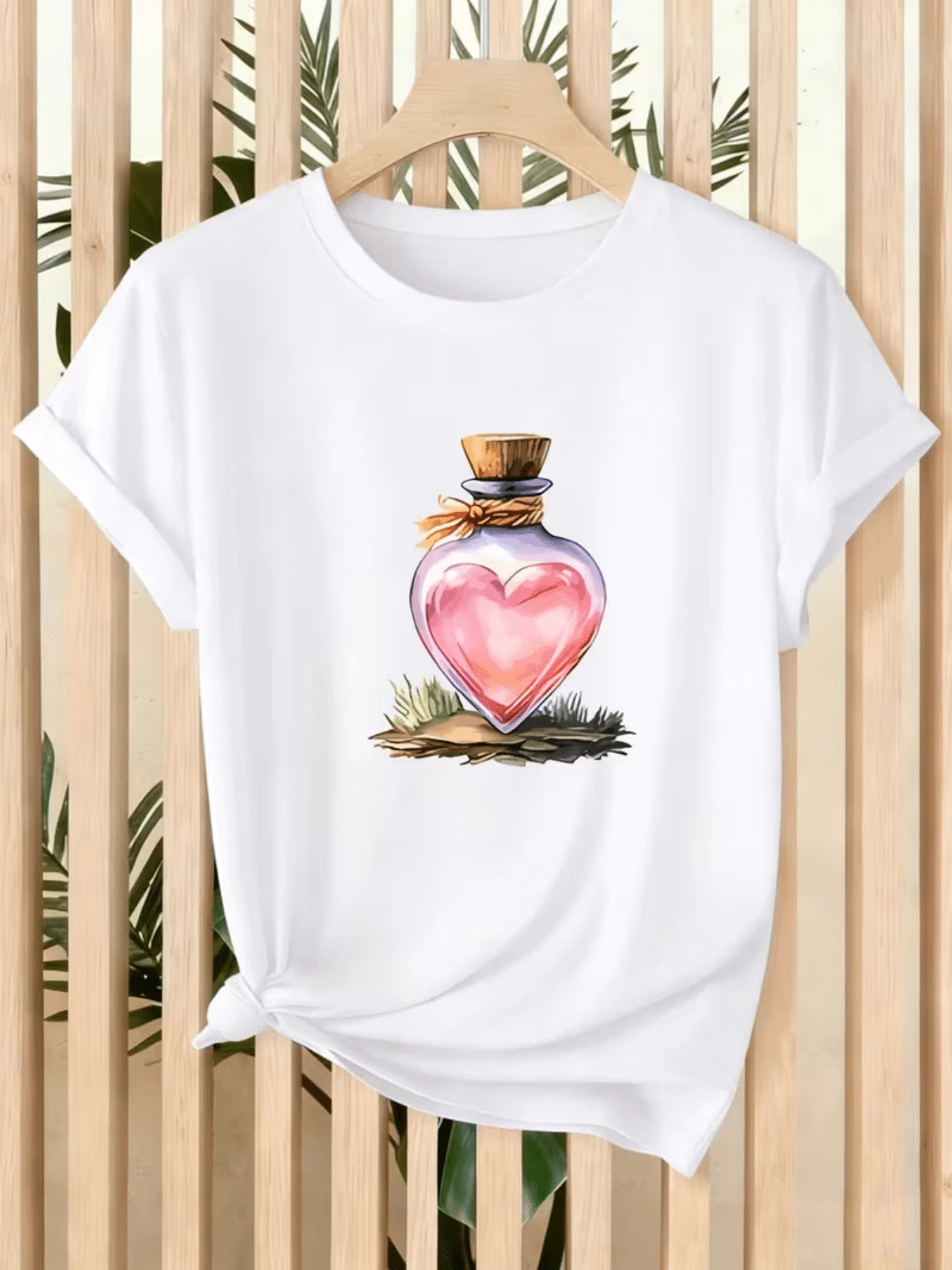 Bottle With A Pink Heart Symbolizing Pure Love, Hope, And Positive Energy In A Magical Jar Surrounded By Light And Nature. A Modern, Casual Women's T-Shirt, Ideal For Everyday Wear, Comfortable And Attractive. - 白色 - 查看 1