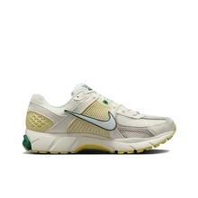 Nike Zoom Vomero 5 舒適 邁柔 低筒 休閒訓練城市通勤跑步鞋 男女同款 米黃綠 - 黃色 - 查看 2