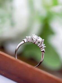 Nhẫn đính hôn, nhẫn cưới, nhẫn kỷ niệm sang trọng đính đá Cubic Zirconia lấp lánh dành cho nữ. - bạc - Xem 4