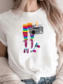 Colorful Roller Skate Pattern With Rainbow Socks And Retro Radio Conveying Joy And Youthful Energy; Comfortable Casual Women's T-Shirt For Summer - 白色 - 查看 1