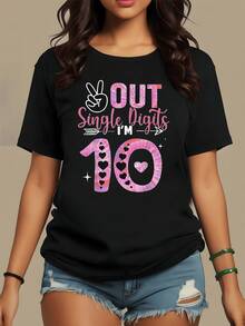 Número diez formado por corazones rosados con mensaje alegre sobre dejar los dígitos individuales transmite energía positiva y celebración juvenil camiseta de mujer moderna confortable para uso diario - Negro - Ver 8