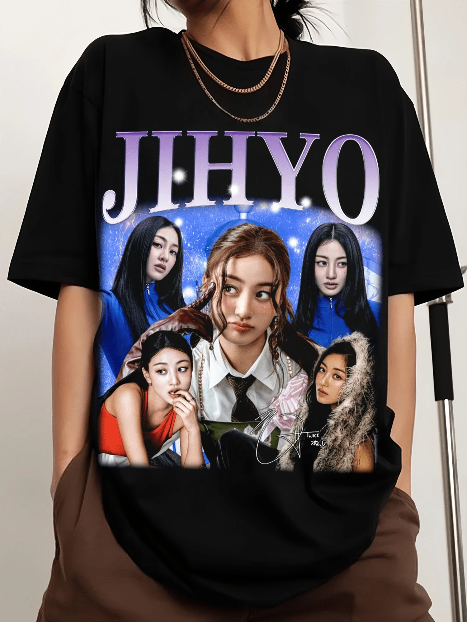 Maglietta Jihyo TWTwicess, Maglietta TWTwicess TEN The Story Goes On, Maglietta TWTwicess This Is For World Tour in US, Maglietta TWTwicess Members Tee Sweater Crew Neck Printed Men's Fashion Short Sleeve Sports T-Shirt - nero - Visualizzare 1