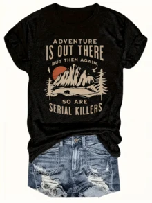 Mountains At Sunset, Accompanied By Pine Trees And A Bear, Symbolize Adventure In Nature, Recalling The Contrast Between Beauty And Danger. Comfortable Casual Women's T-Shirt For Everyday Wear. - 黑色 - 查看 1