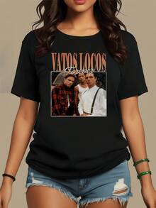 Texto Vatos Locos Forever" sobre tres amigos unidos simboliza la lealtad y el orgullo de barrio representando fuerza comunidad y estilo urbano camiseta de mujer casual moderna cómoda para diario - Negro - Ver 8