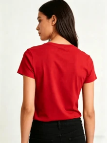 Women's Multicolor Short-Sleeve Crew Neck T-Shirt - "Sweet & Cool" Cherry And Bow Print - Versatile Summer Top - Pure Cotton Basic T-Shirt - "Sweet & Cool" Cherry And Bow Print - Casual, Modern, And Perfect For Everyday Wear - Loose Fit T-Shirt - Adorable Cherry And Bow Print - Ideal For Summer Outings - 紅色 - 查看 4