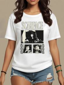Texto artístico con escenas urbanas contrastadas en blanco y gris que transmiten una sensación de poder y reflexión sobre la ambición contemporánea camiseta de mujer con estilo moderno para uso casual diario - Blanco - Ver 8