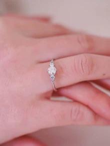 Nhẫn đính hôn, nhẫn cưới, nhẫn kỷ niệm sang trọng đính đá Cubic Zirconia lấp lánh dành cho nữ. - bạc - Xem 5