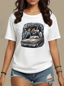 Classic Car With Friends Celebrating Loyalty And Urban Spirit, Showcasing A Neighborhood Atmosphere And Genuine Friendship That Evokes Confidence And Modern Street Style. Comfortable Casual Women's T-Shirt For Everyday Wear. - 白色 - 查看 8