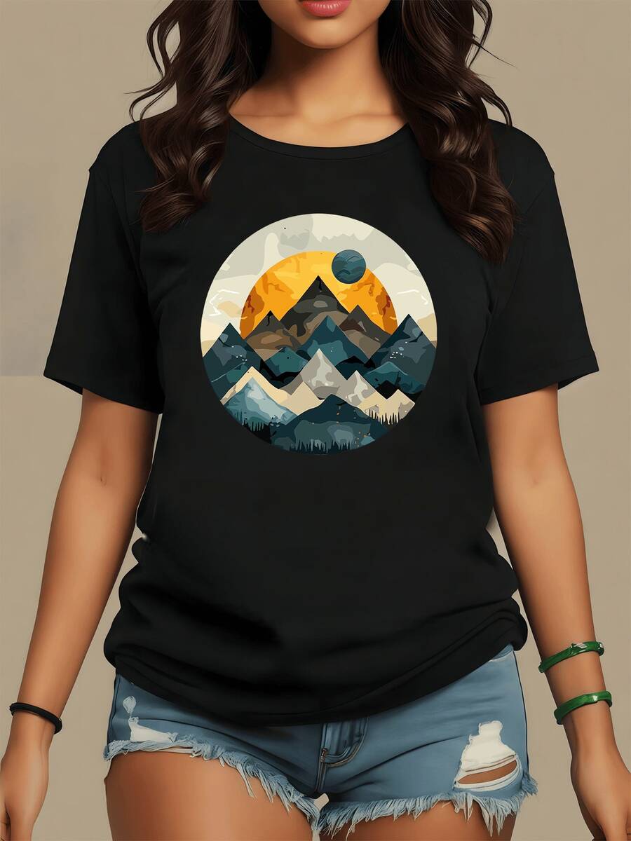 Blue And Gold Mountains Under A Rising Sun Symbolizing Freedom And Connection With Nature. Women's Casual T-Shirt With Modern Geometric Art, Ideal For Everyday Wear, Comfortable And Attractive. - 黑色 - 查看 1