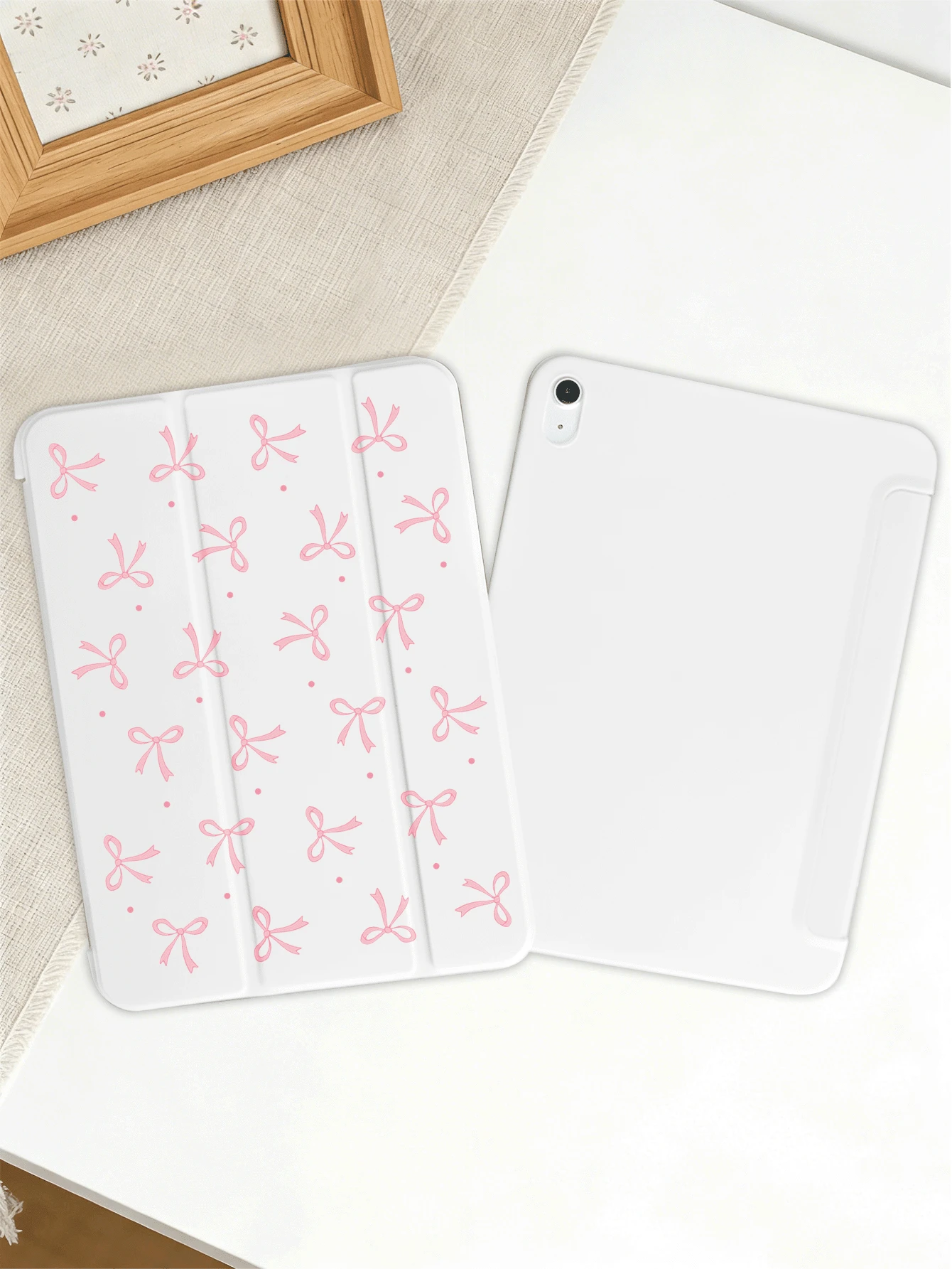 Funda protectora plana con diseño de lazo, compatible con iPad 10.2" (A16) 11" 11th Gen 2025 9th/10th Gen, Air 4th 10.9", Galaxy Tab A9+, anti-caída, con ranura para lápiz, compatible con suspender/activar, regalo romántico. - Rosa - Ver 1