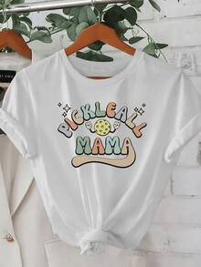 Cheerful Design Featuring A Pickleball Surrounded By Stars And Colorful Lettering, Celebrating The Energy And Fun Of A Sporty Mom. A Comfortable, Modern, Casual Women's T-Shirt Perfect For Everyday Wear. - 白色 - 查看 6