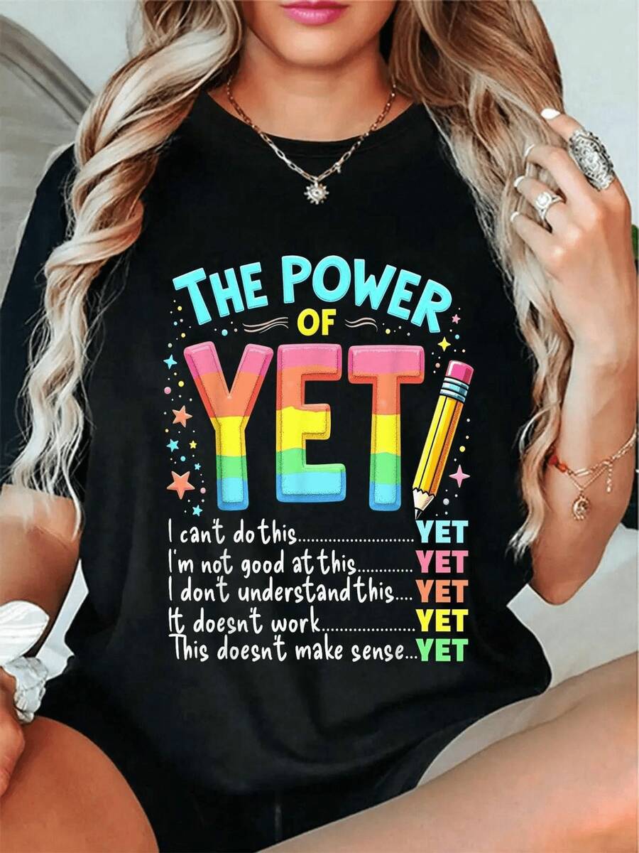 Women's Bold THE POWER OF YET Graphic T-Shirt - Casual Short Sleeve Fitted T-Shirt For Women - Vibrant Rainbow And Pink Text With Inspirational Quotes And Colorful Typography, Positive Thoughts, Soft Touch And Comfortable Crew Neck T-Shirt (Fitted, See - 黑色 - 查看 1