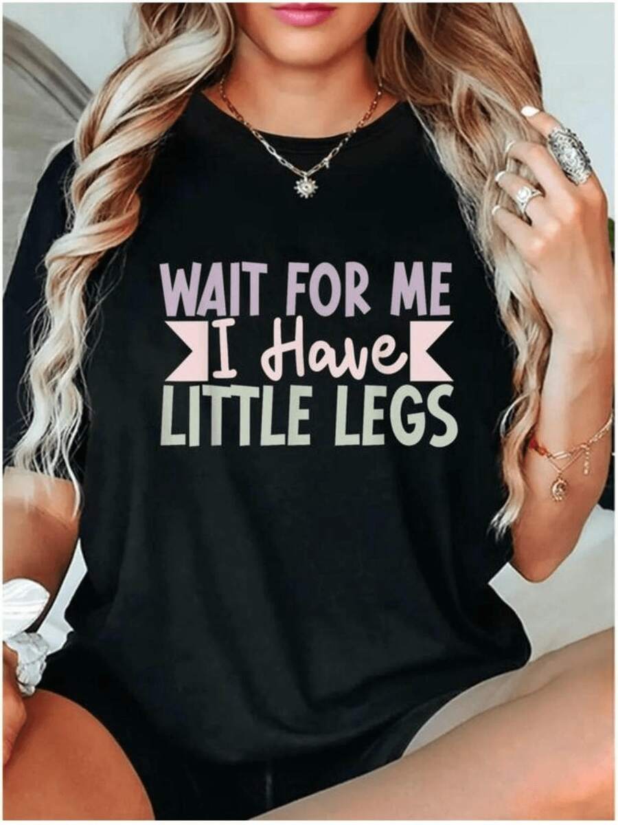 Women's "WAIT For ME" Graphic Tee - Casual Short Sleeve Fitted Graphic Tee For Women - Stylish Black Tee With Light Purple Text Design With Pink Arrows And Light Gray Lettering, Lightweight Quick-Drying Short Sleeve Tee (Fitted, See The - 黑色 - 查看 1