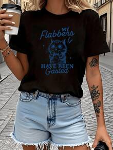Una camiseta de mujer con un diseño retro drtido y elegante, hecha de tela suave y cómoda, con mangas cortas. Es fácil de usar, pero también es moderna, casual pero elegante, perfectara mujeres a la moda, disponible. - Negro - Ver 2
