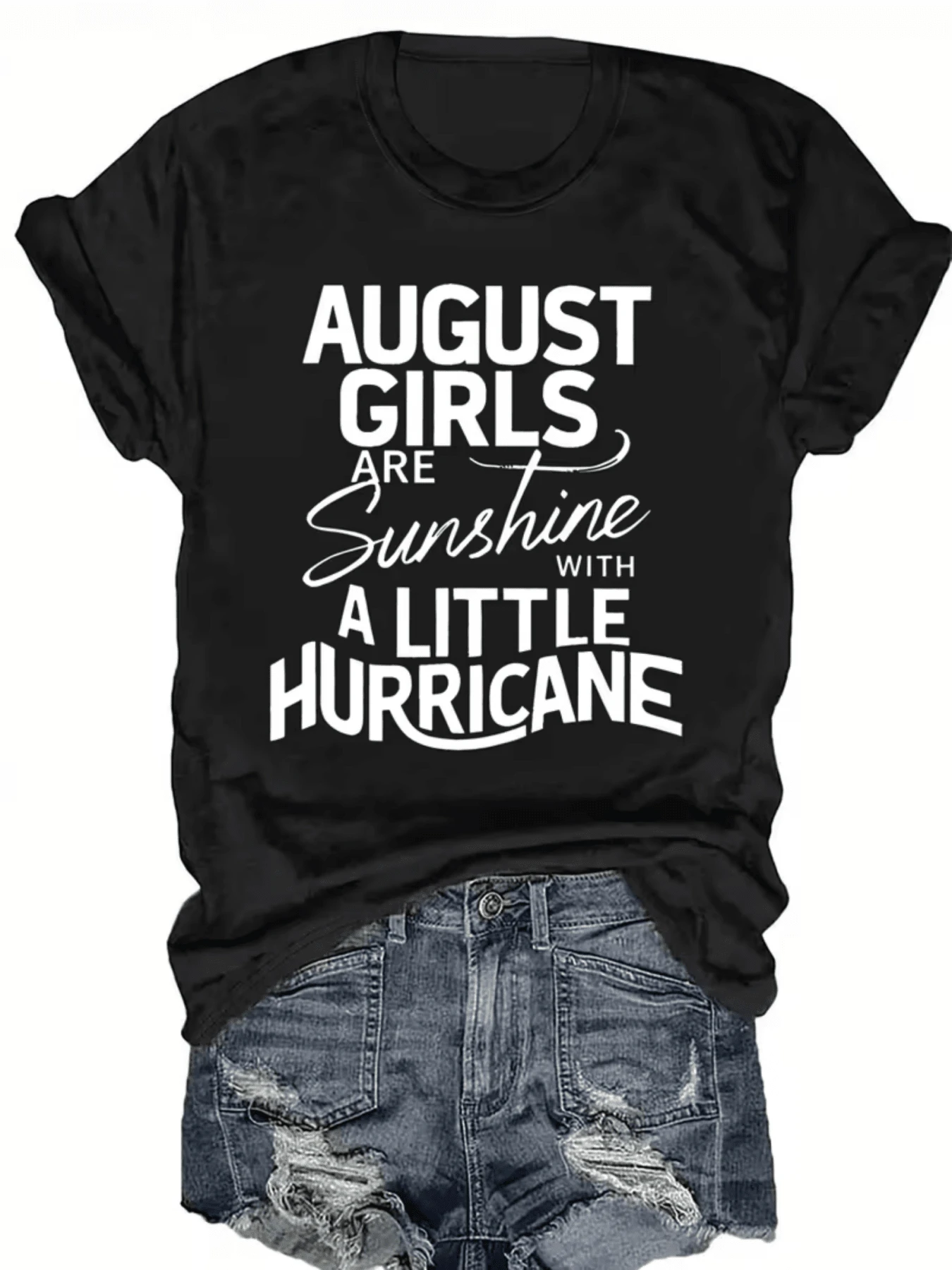 Frases que celebran la energía y carisma de las mujeres nacidas en agosto mostrando un espíritu radiante con fuerza interior y alegría contagiosa camiseta de mujer casual moderna para uso diario - Negro - Ver 1