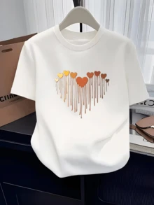Golden Hearts That Melt Like Drops Of Light, Symbolizing Love, Passion, And Inner Warmth, Creating An Inspiring Emotional Connection. Modern And Casual Women's T-Shirt - 白色 - 查看 1