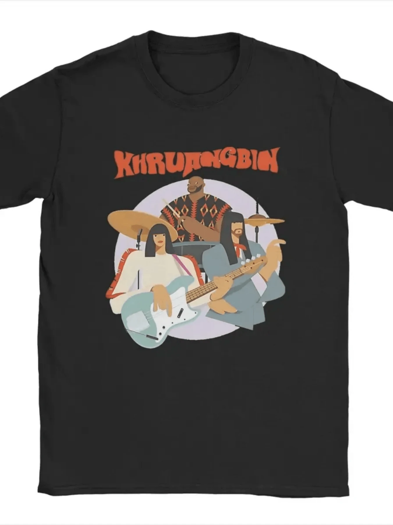 Three Musicians Playing Together Convey Retro Energy And A Free Spirit With Warm Colors And Soft Shapes That Evoke Artistic Harmony And A Passion For Music. A Comfortable, Modern, Casual Women's T-Shirt For Everyday Wear. - 黑色 - 查看 1