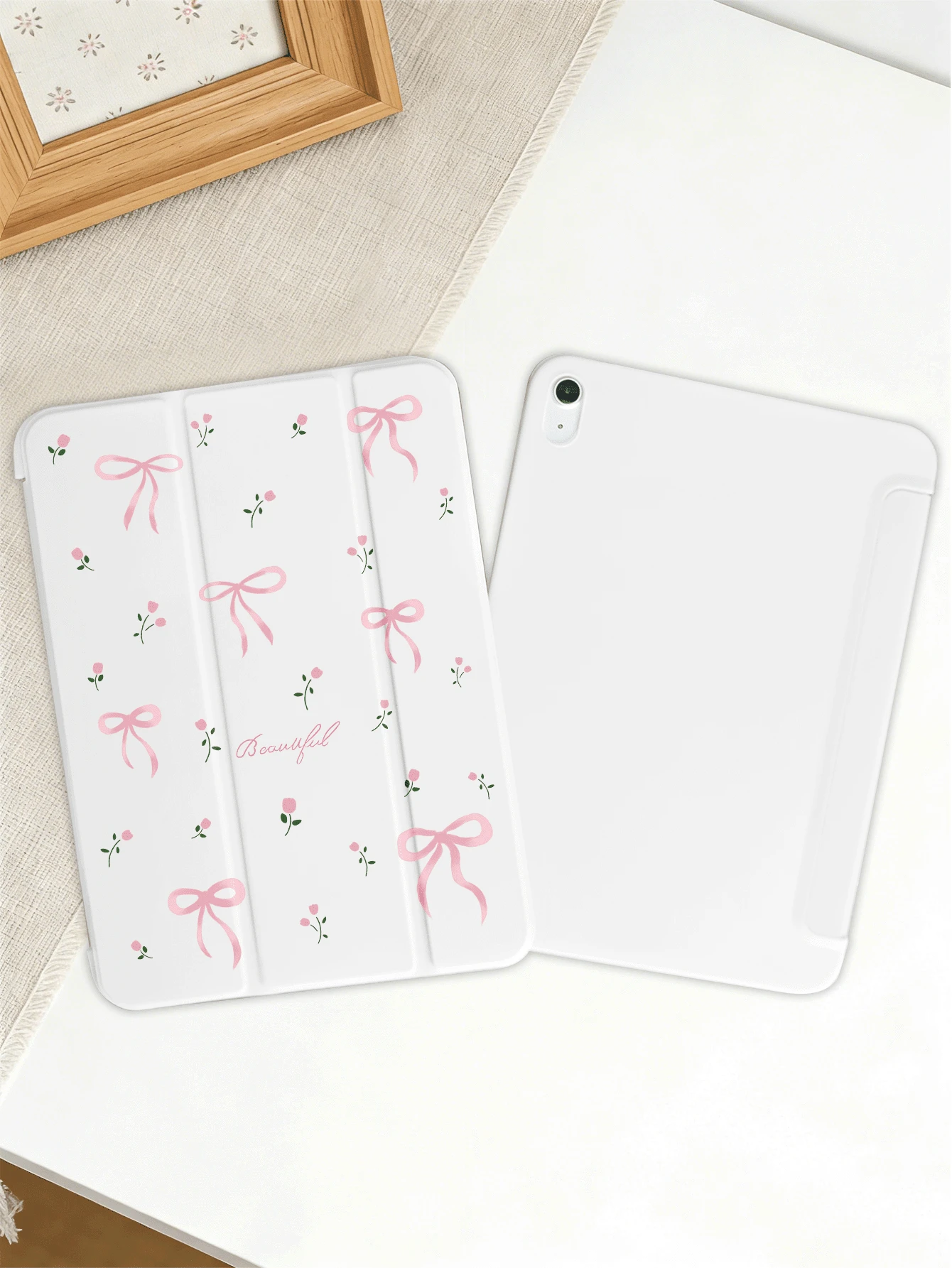 Ốp bảo vệ máy tính bảng họa tiết nơ và tối giản, tương thích với iPad 7/8/9/10th/ Pro 12.9 /Pro 11 /11th (A16) 2025, Galaxy Tab S6 Lite / Galaxy Tab A11+ 2025, cung cấp khả năng chống sốc mềm mại, hỗ trợ chức năng giá đỡ thông minh/tự động bật/tắt màn hình. - trắng - Xem 1