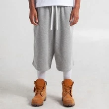 Quần short nam dáng lửng 3/4, thích hợp cho mùa xuân, thu và hè, kiểu dáng thể thao, chất liệu vải dệt kim, phù hợp cho sinh viên, trượt ván và các hoạt động ngoài trời khác. - Màu Xám nhạt - Xem 2
