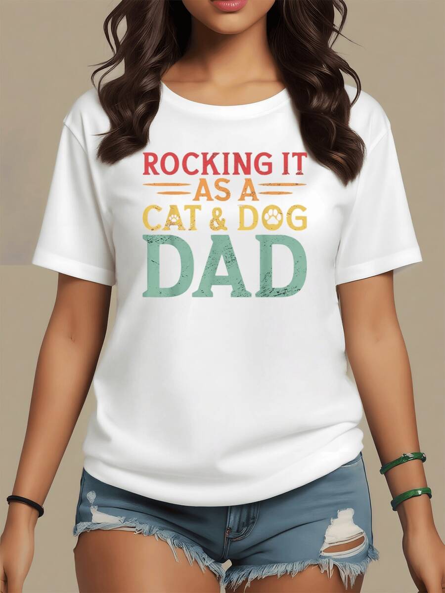 Mensajes divertidos sobre amor hacia gatos y perros con letras coloridas que expresan orgullo y simpatía para quienes disfrutan compartir cariño con sus mascotas camiseta de mujer casual cómoda para uso diario - Blanco - Ver 1