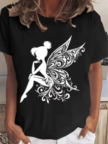 Hada mágica sentada en silencio con alas ornamentadas que reflejan fantasía naturaleza y libertad en cada trazo camiseta de mujer casual cómoda para uso diario elegante y moderna - Negro - Ver 1