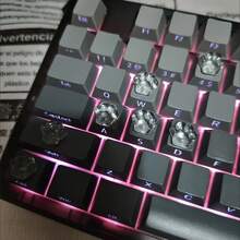 16片/50片水晶键帽贴纸，适用于凸起键盘，可爱简约猫爪打字辅助设计，透明键帽垫可防止指甲损坏。 - 查看 2