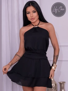 Elegant Halter Neck Jumpsuit Dress In Silk Crepe With Metallic Accessories And Ruffles – Featuring Built-In Shorts. - 黑色 - 查看 1